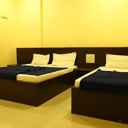 Sai Madhavi Palace Hotel Shirdi Exteriör bild