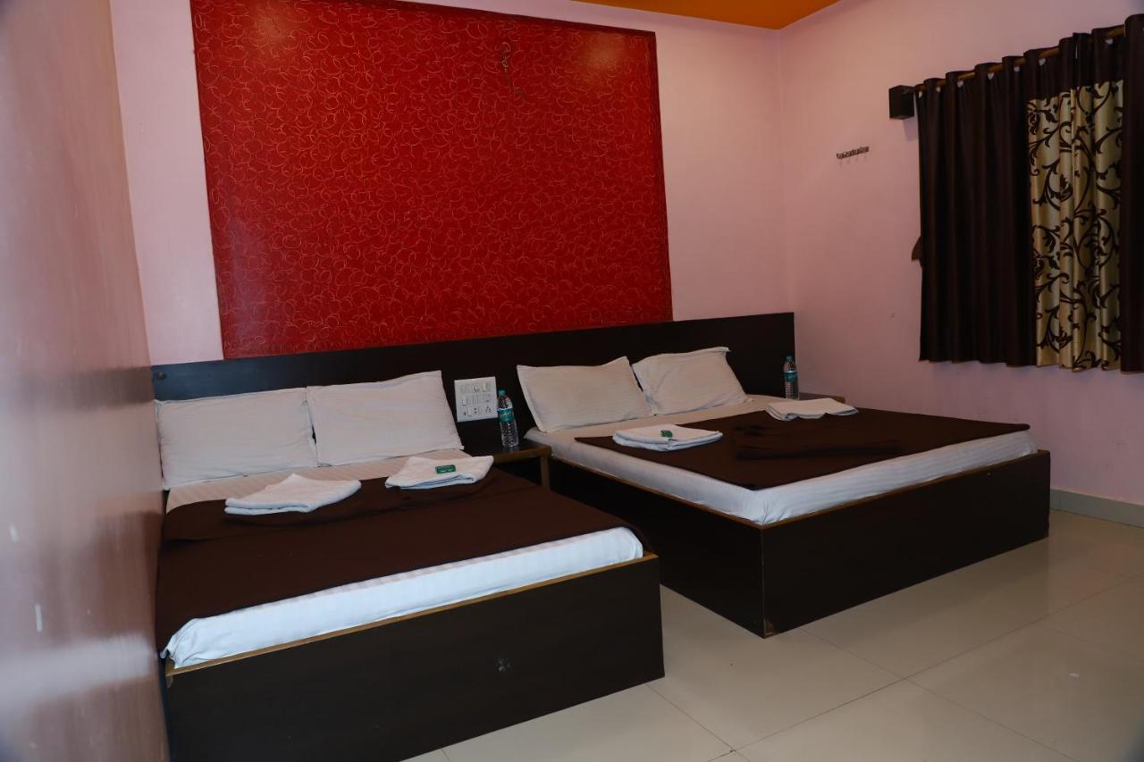 Sai Madhavi Palace Hotel Shirdi Exteriör bild