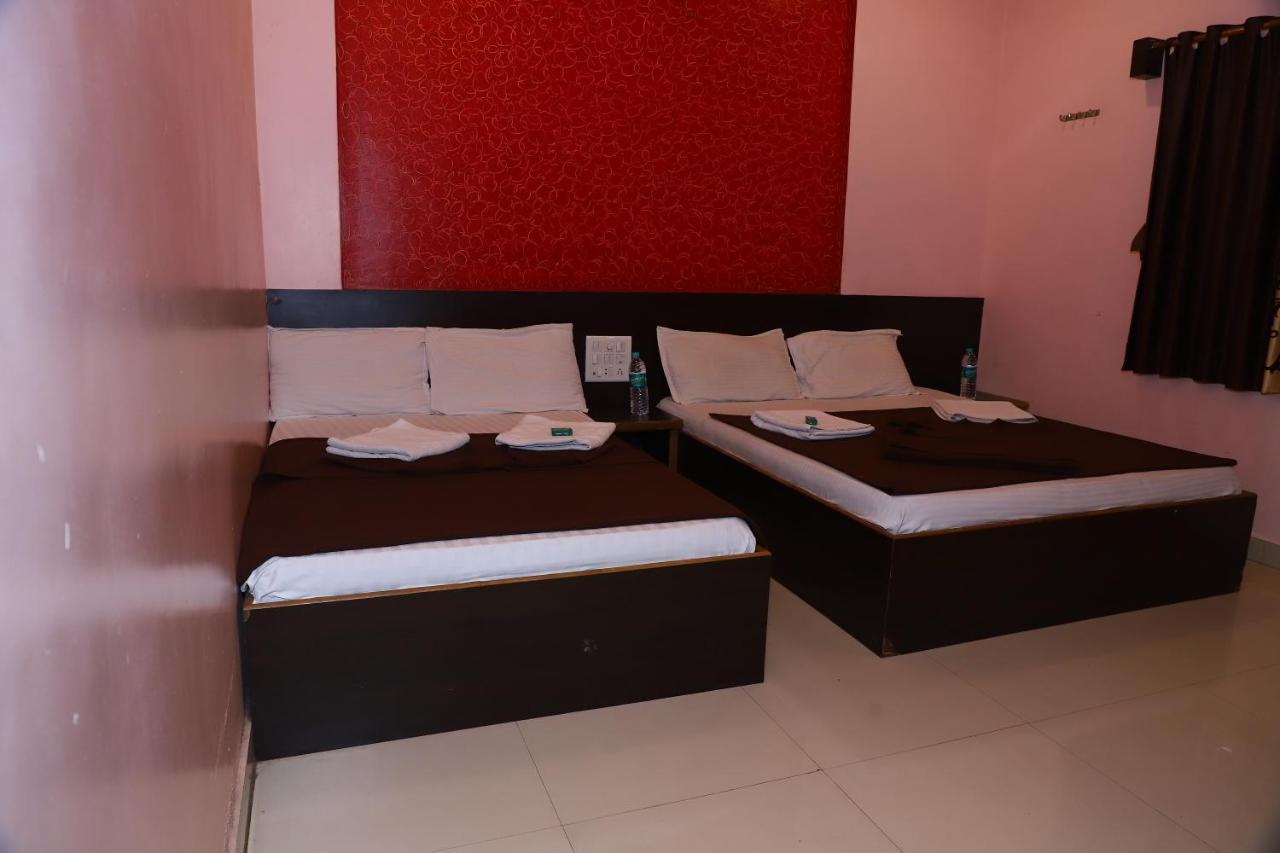 Sai Madhavi Palace Hotel Shirdi Exteriör bild