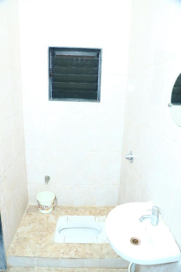 Sai Madhavi Palace Hotel Shirdi Exteriör bild